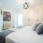 Ocean Executive Apartments - 5 Min From The Beach