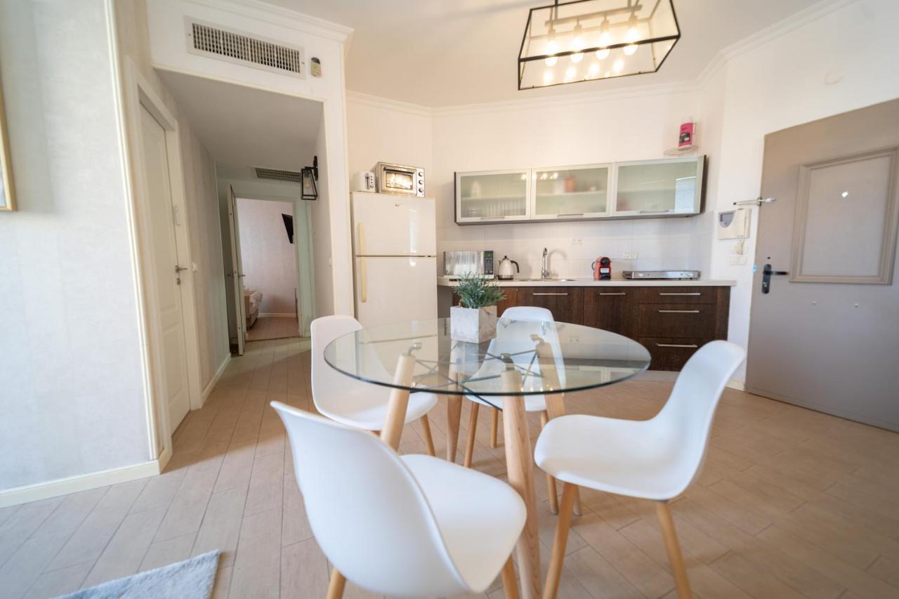 Ocean Executive - 5 Min From The