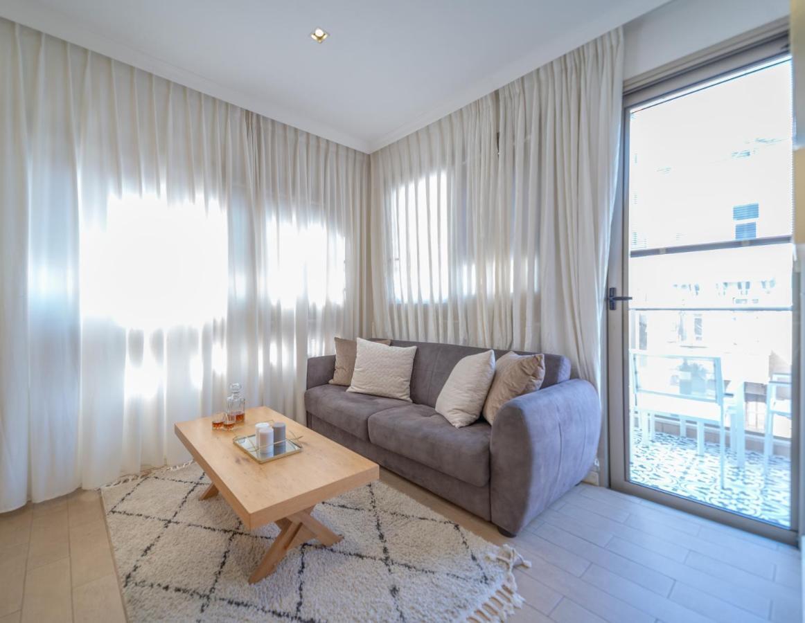 Ocean Executive - 5 Min From The